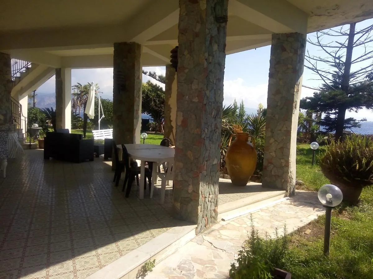 Villa Sullo Stretto Sant'Agata